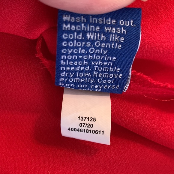 Sparkling Sleeveless Top, Size Medium, Red - Picture 10 of 11